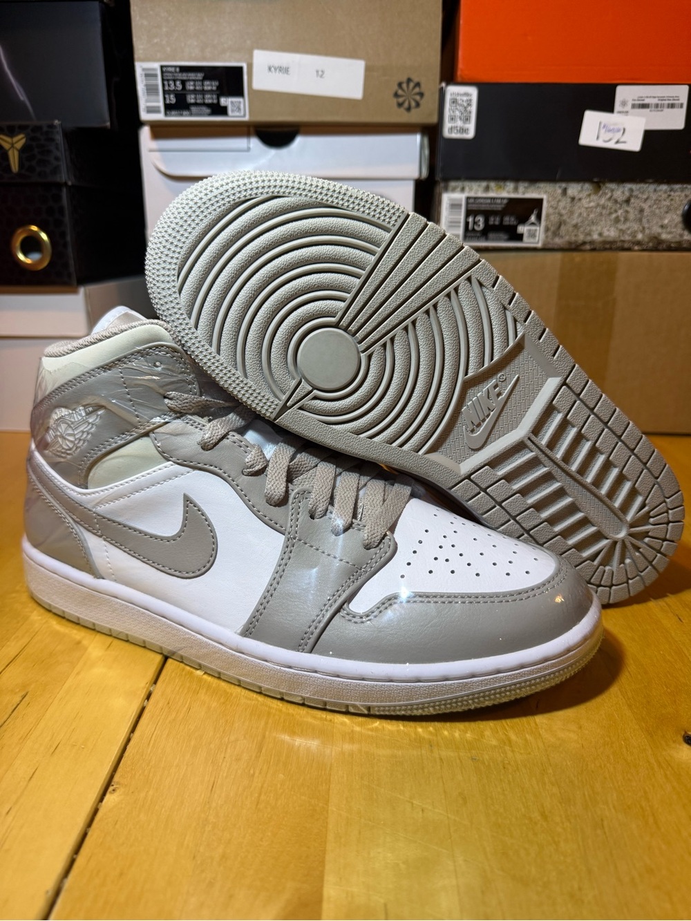 Nike Men’s Air Jordan 1 Mid - White & Light Gray
